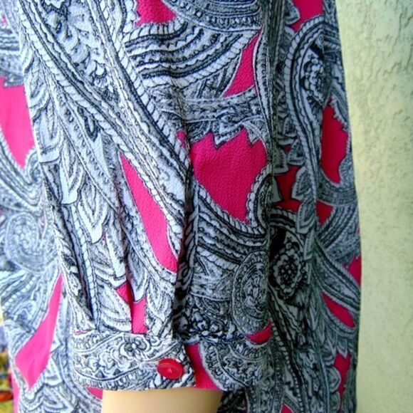 EUC INVESTMENTS Black, White & Pink  Paisley Violated Long Sleeve Shirt Petite S - Picture 7 of 15